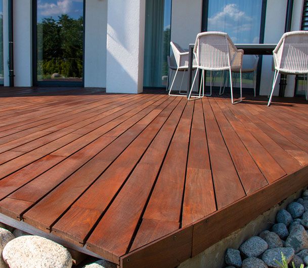 Terrasse en bois à Wattrelos